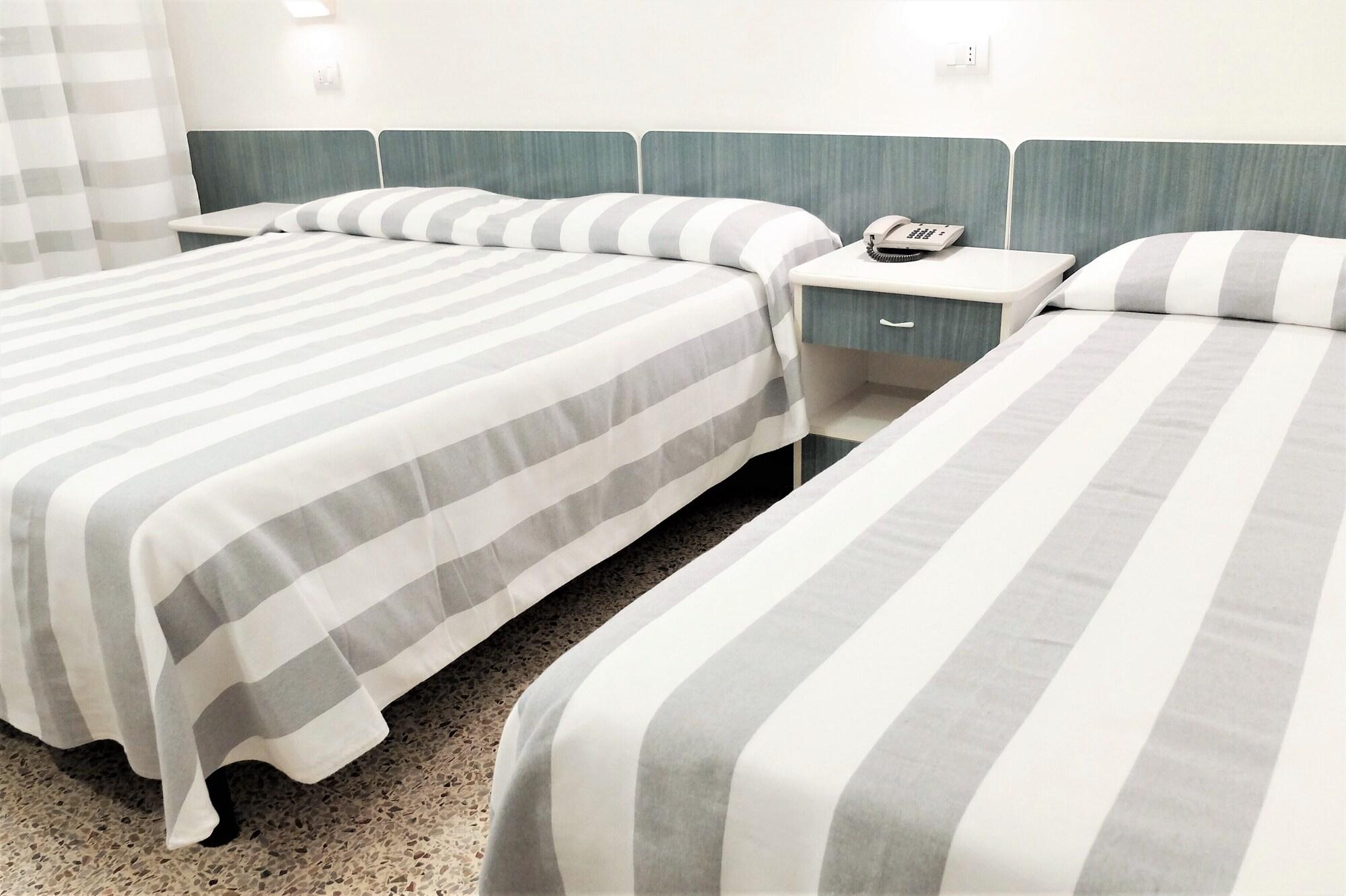 Hotel Aurea Rimini Buitenkant foto