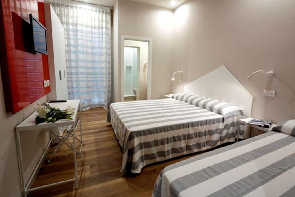 Hotel Aurea Rimini Buitenkant foto